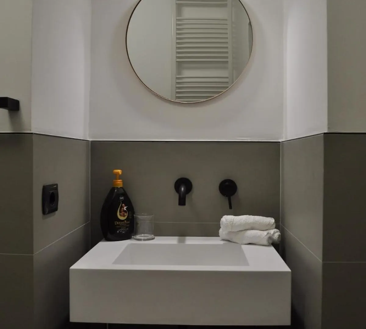 Casa Di Luca Alloggio Andrea 巴里 0*,